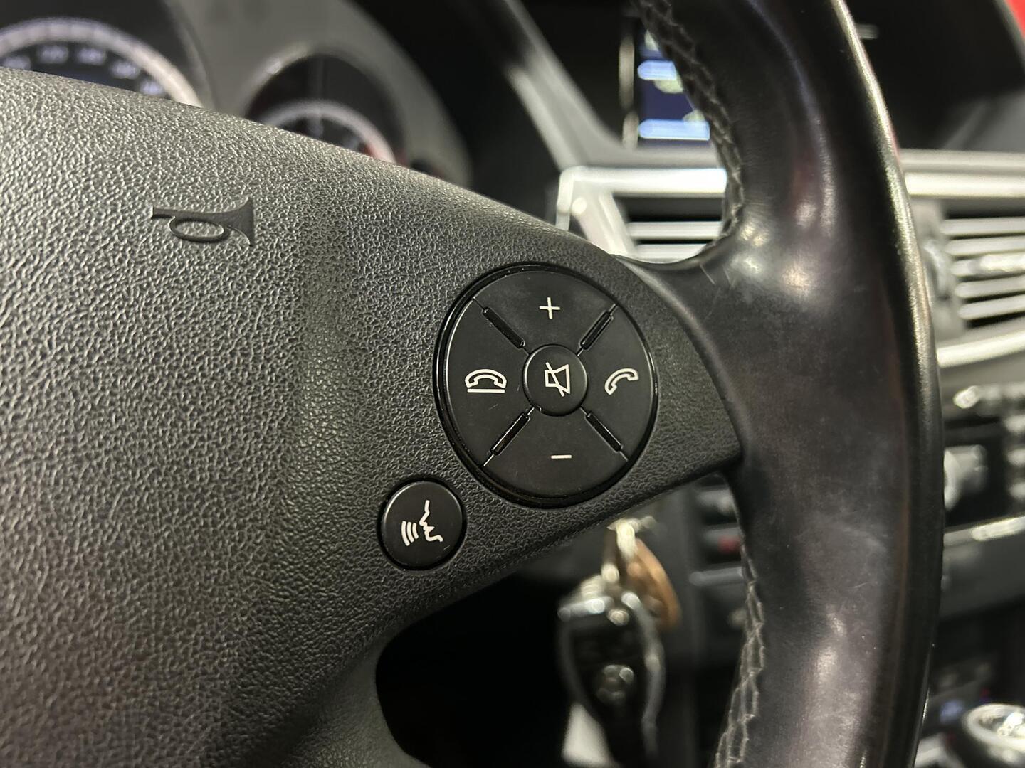 MERCEDES-BENZ E 2010