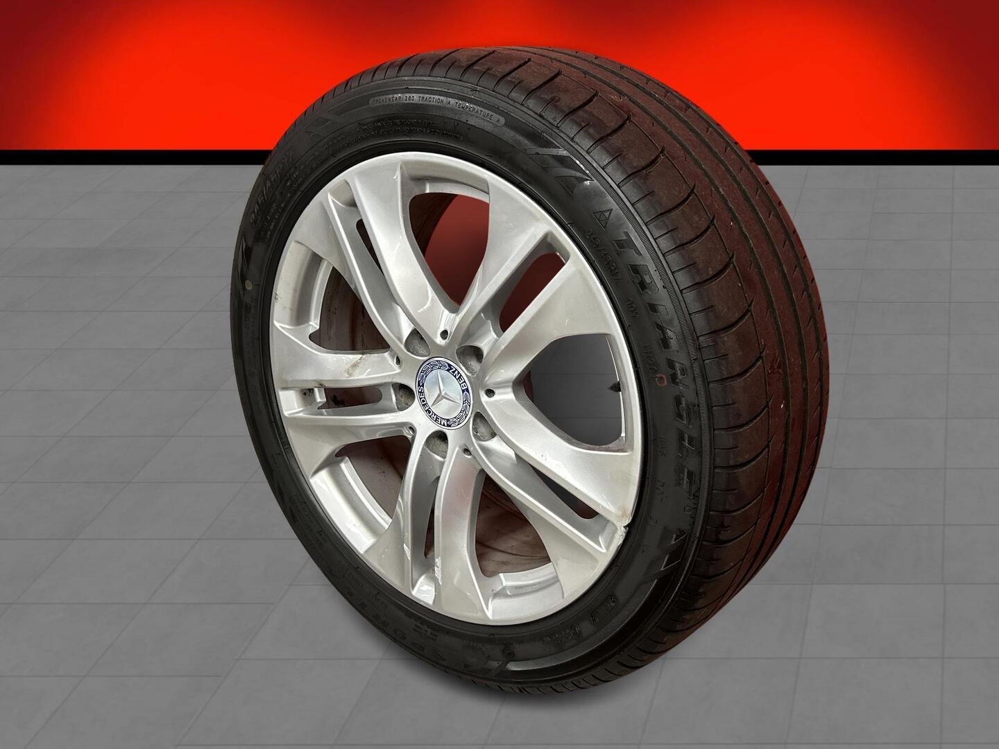 MERCEDES-BENZ E 2010