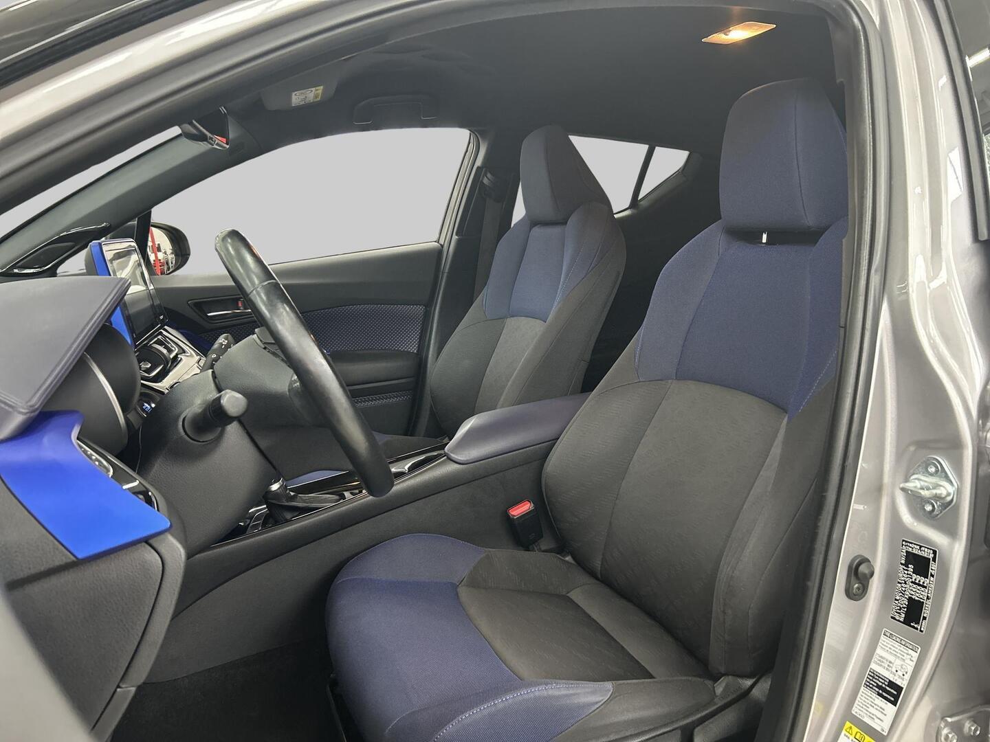 TOYOTA C-HR 2017