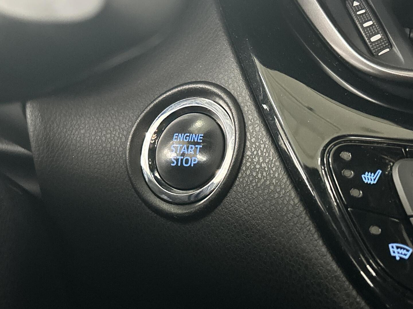 TOYOTA C-HR 2017
