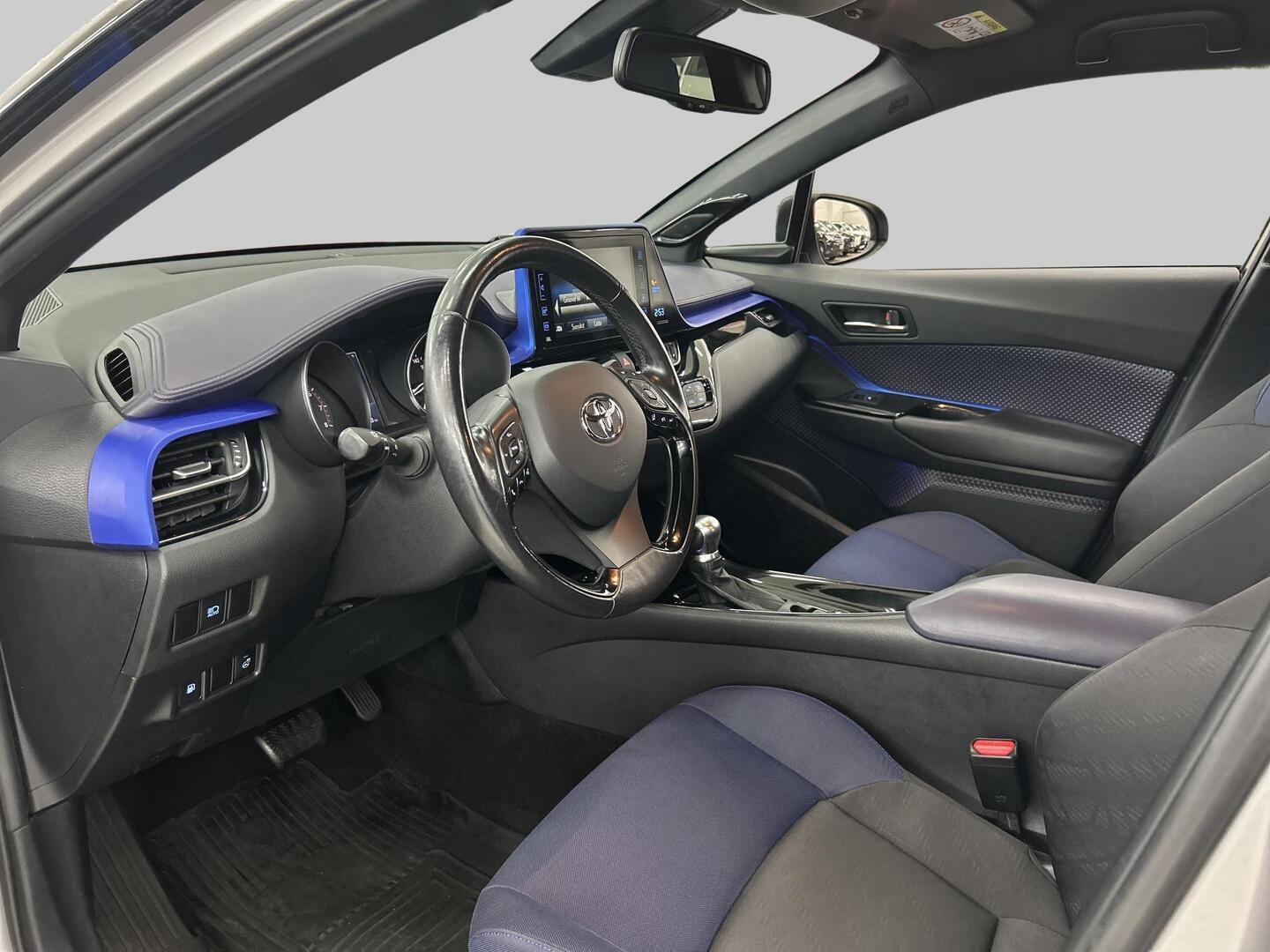 TOYOTA C-HR 2017