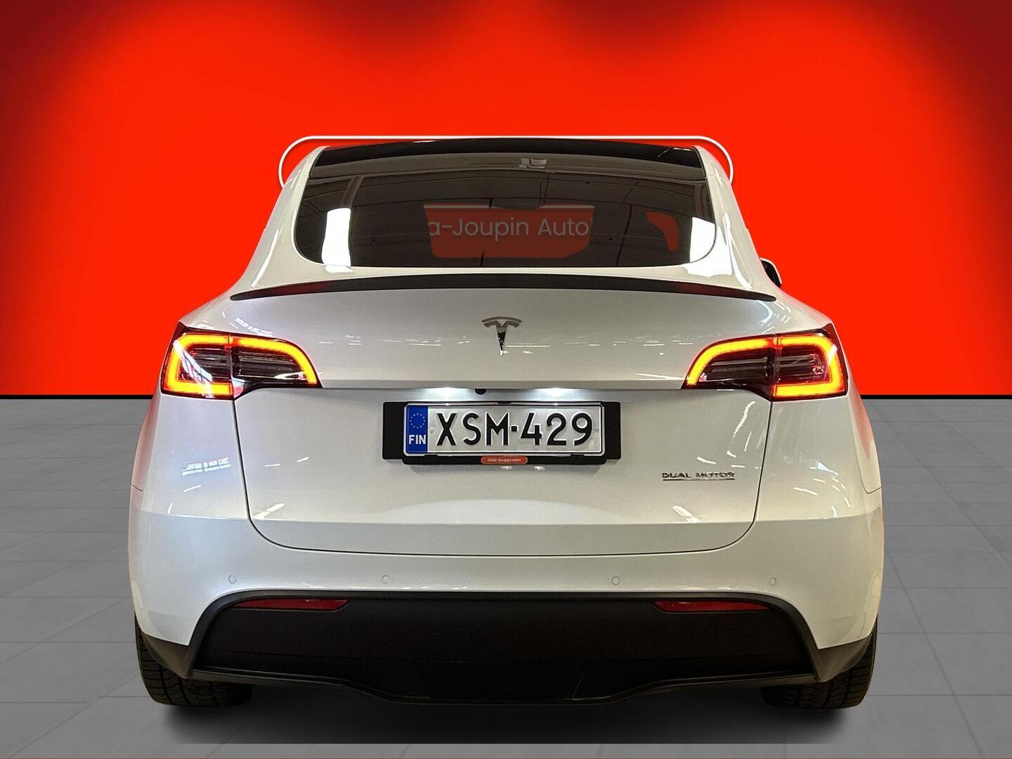 TESLA Model Y 2022