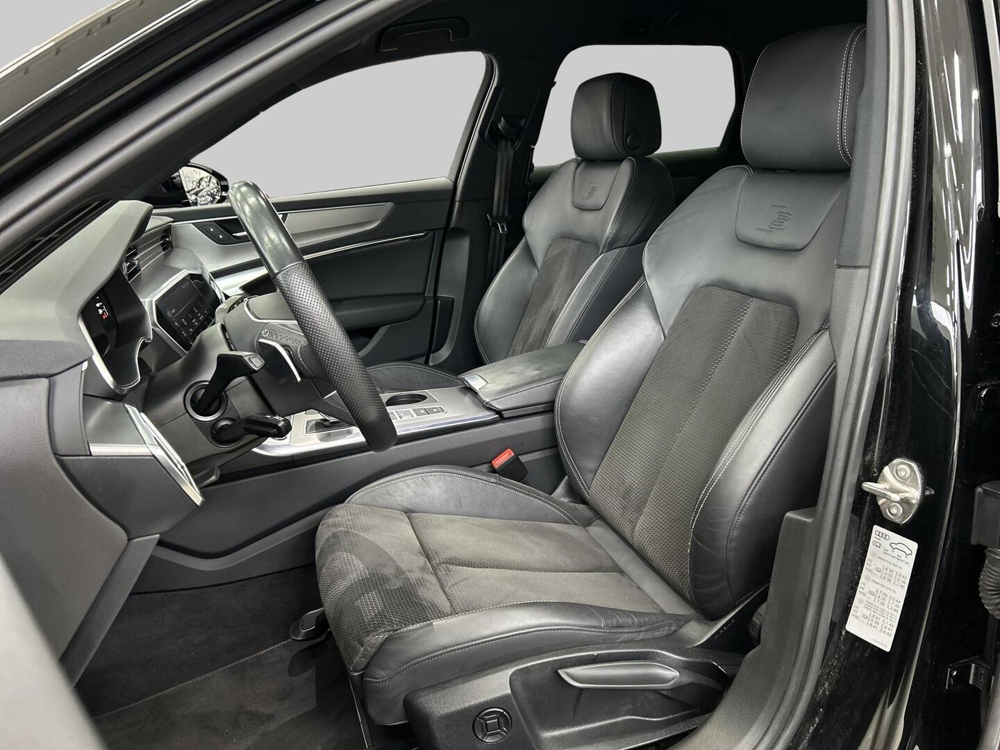 AUDI A6 2021
