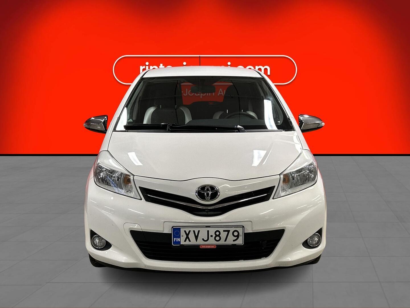 TOYOTA Yaris 2013