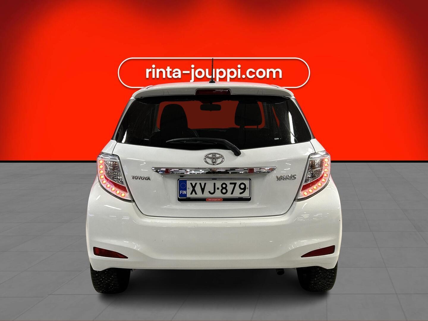 TOYOTA Yaris 2013