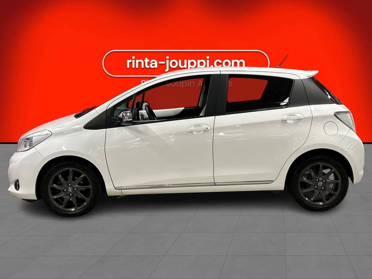 TOYOTA Yaris 2013
