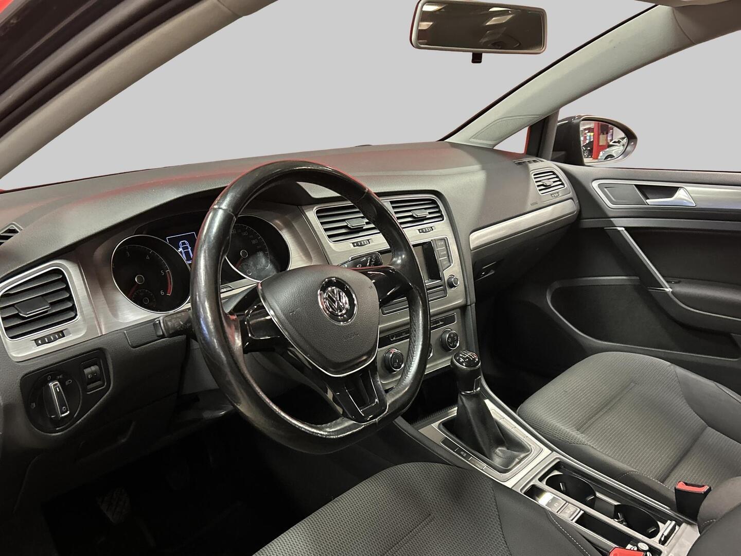 VOLKSWAGEN Golf 2014