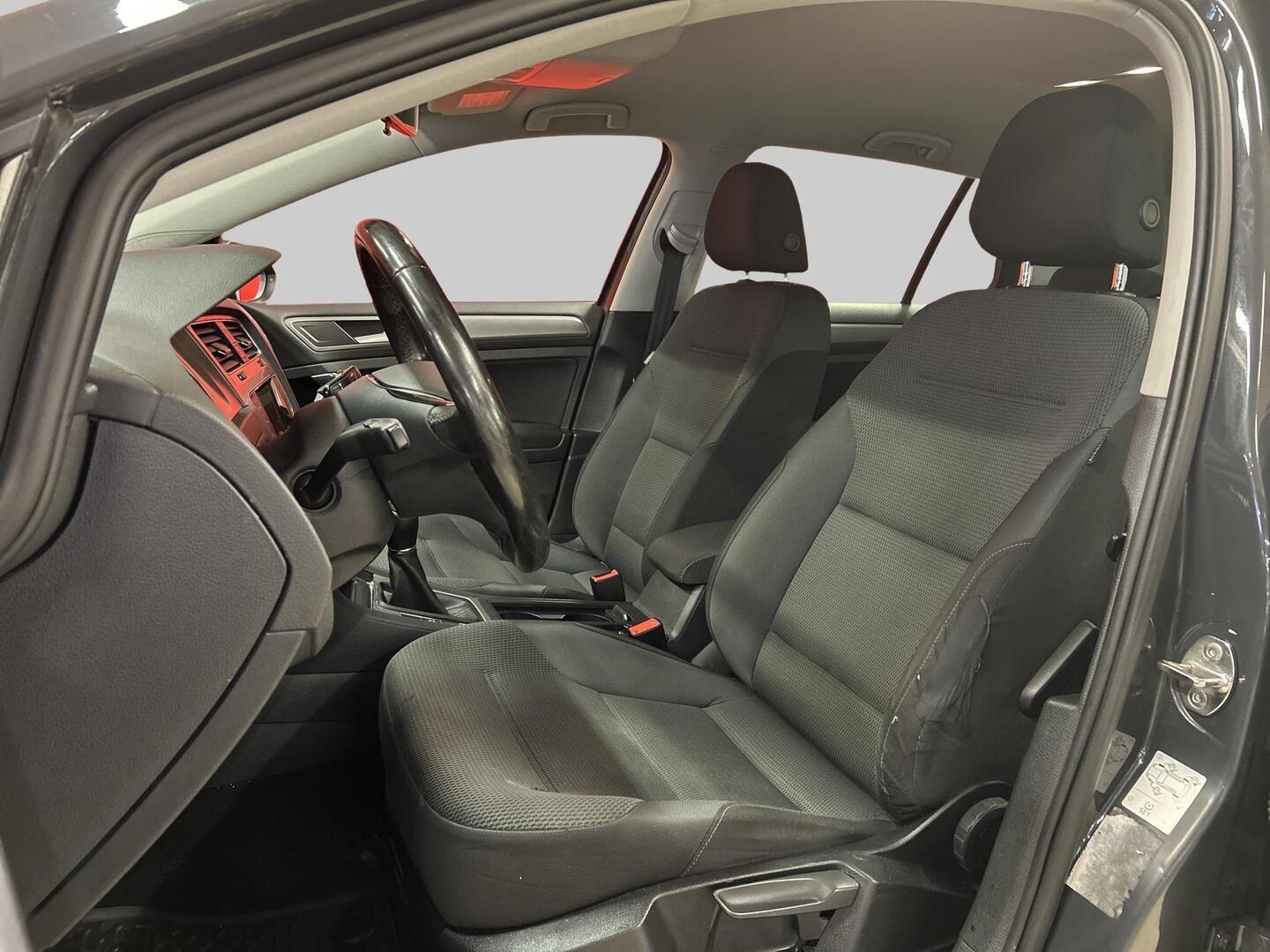 VOLKSWAGEN Golf 2014