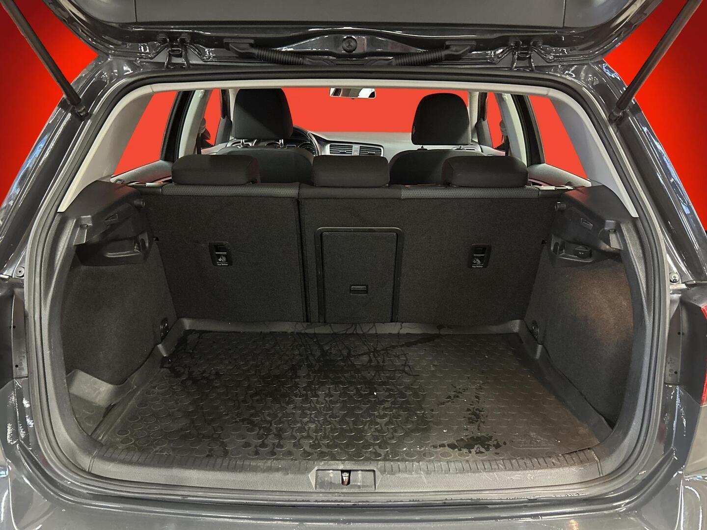 VOLKSWAGEN Golf 2014