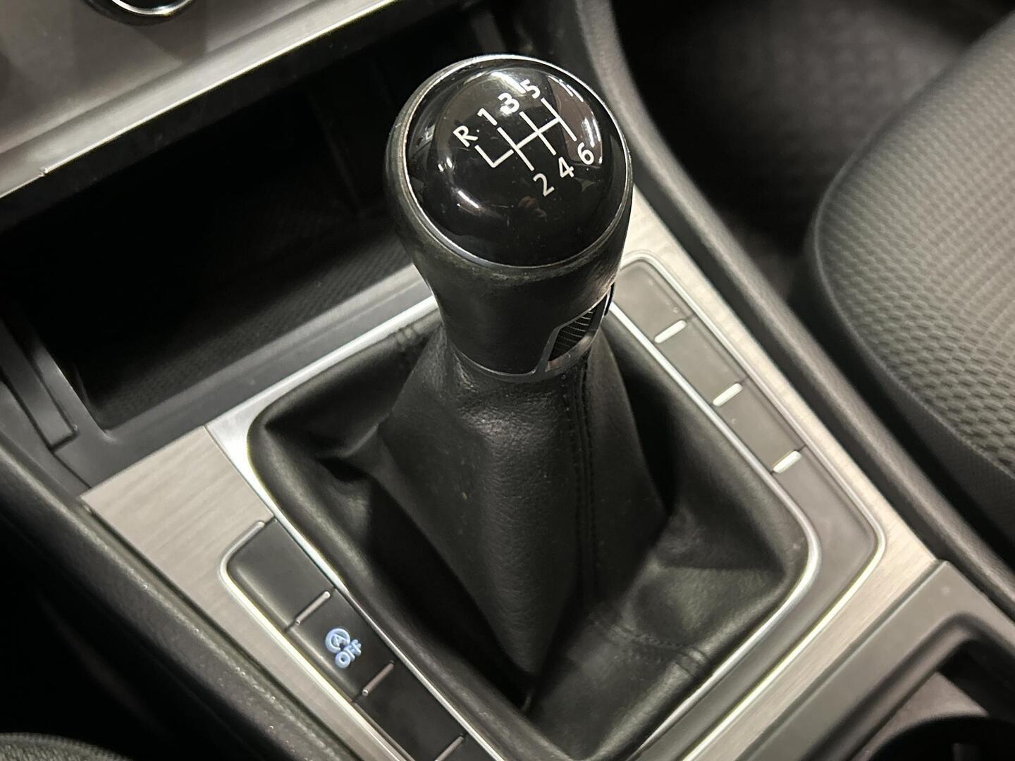 VOLKSWAGEN Golf 2014