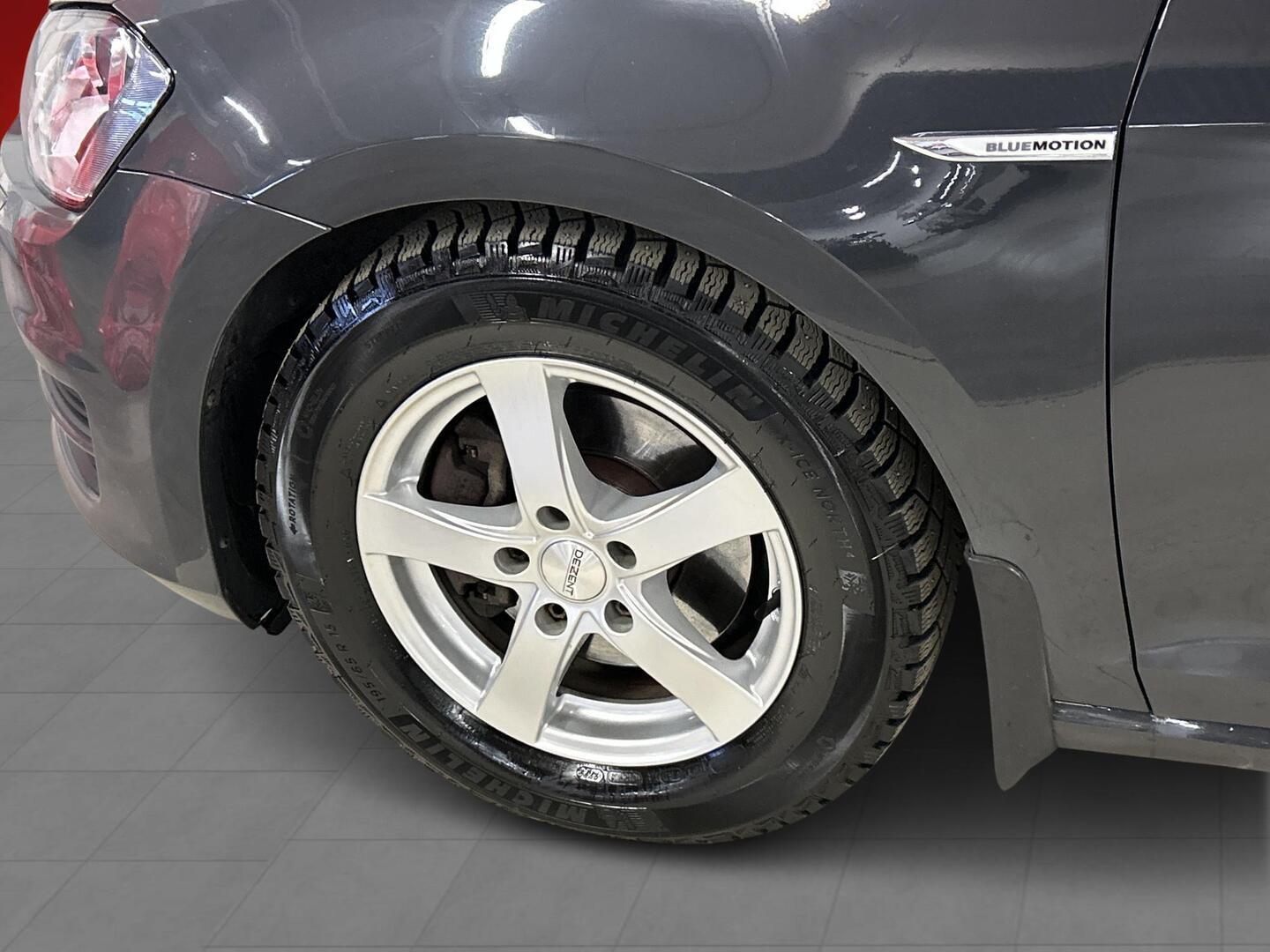 VOLKSWAGEN Golf 2014