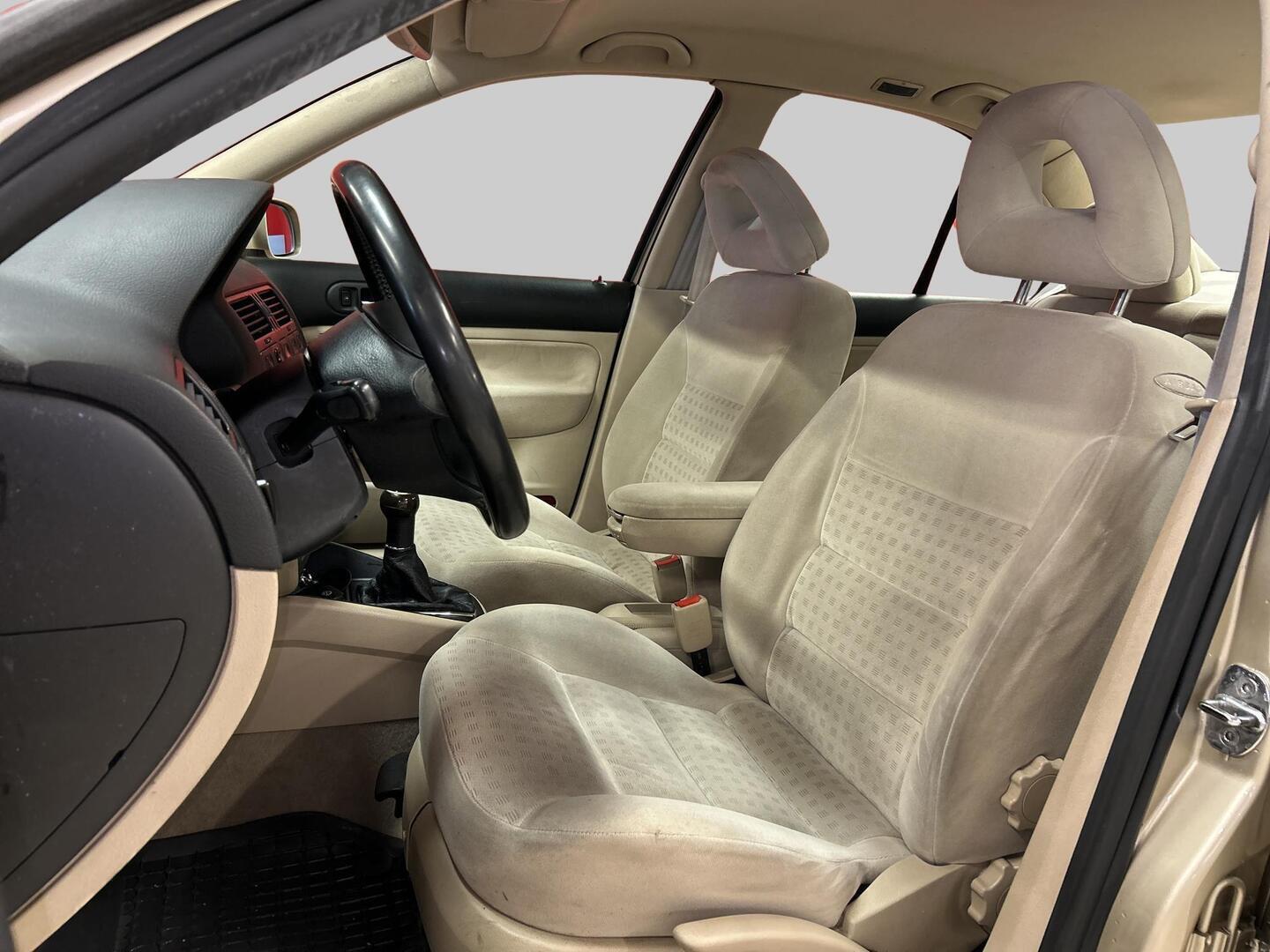 VOLKSWAGEN Bora 2001