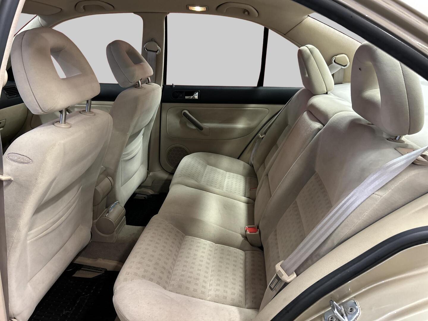 VOLKSWAGEN Bora 2001