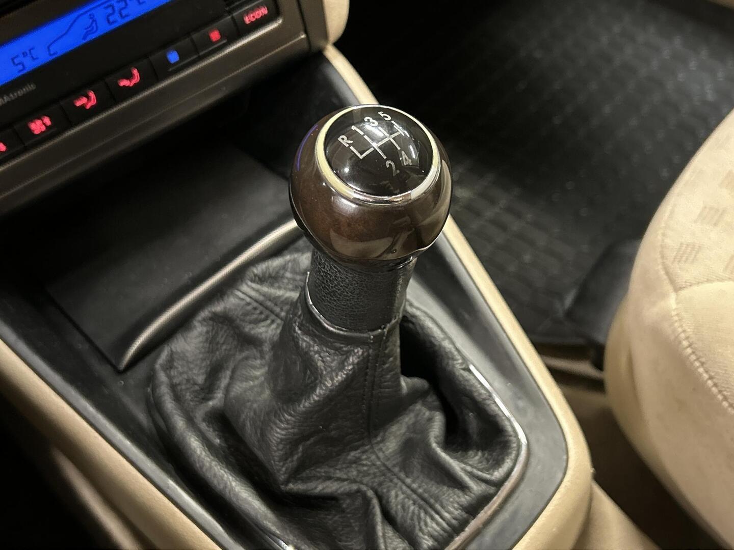 VOLKSWAGEN Bora 2001