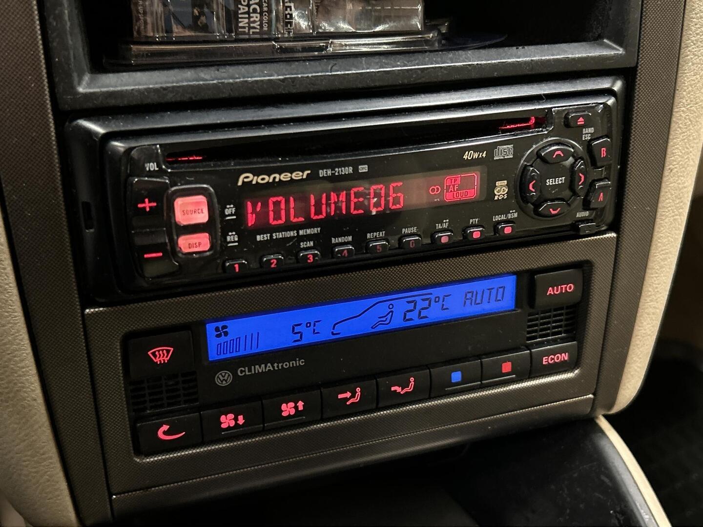 VOLKSWAGEN Bora 2001