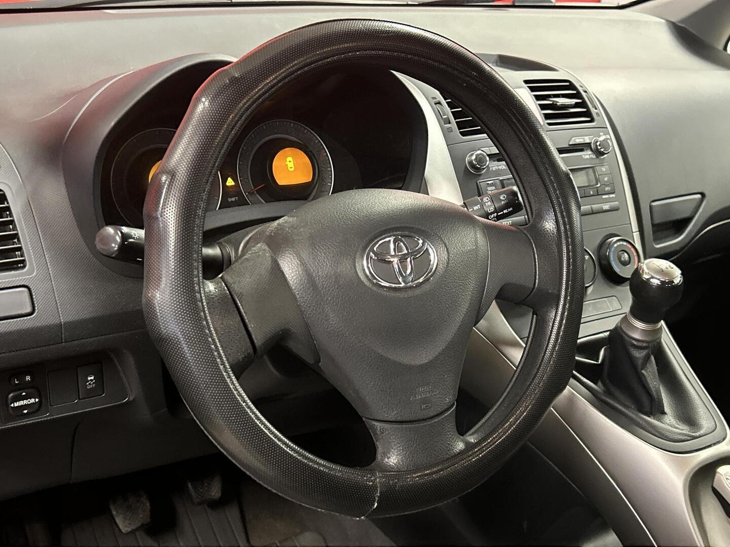 TOYOTA Auris 2007