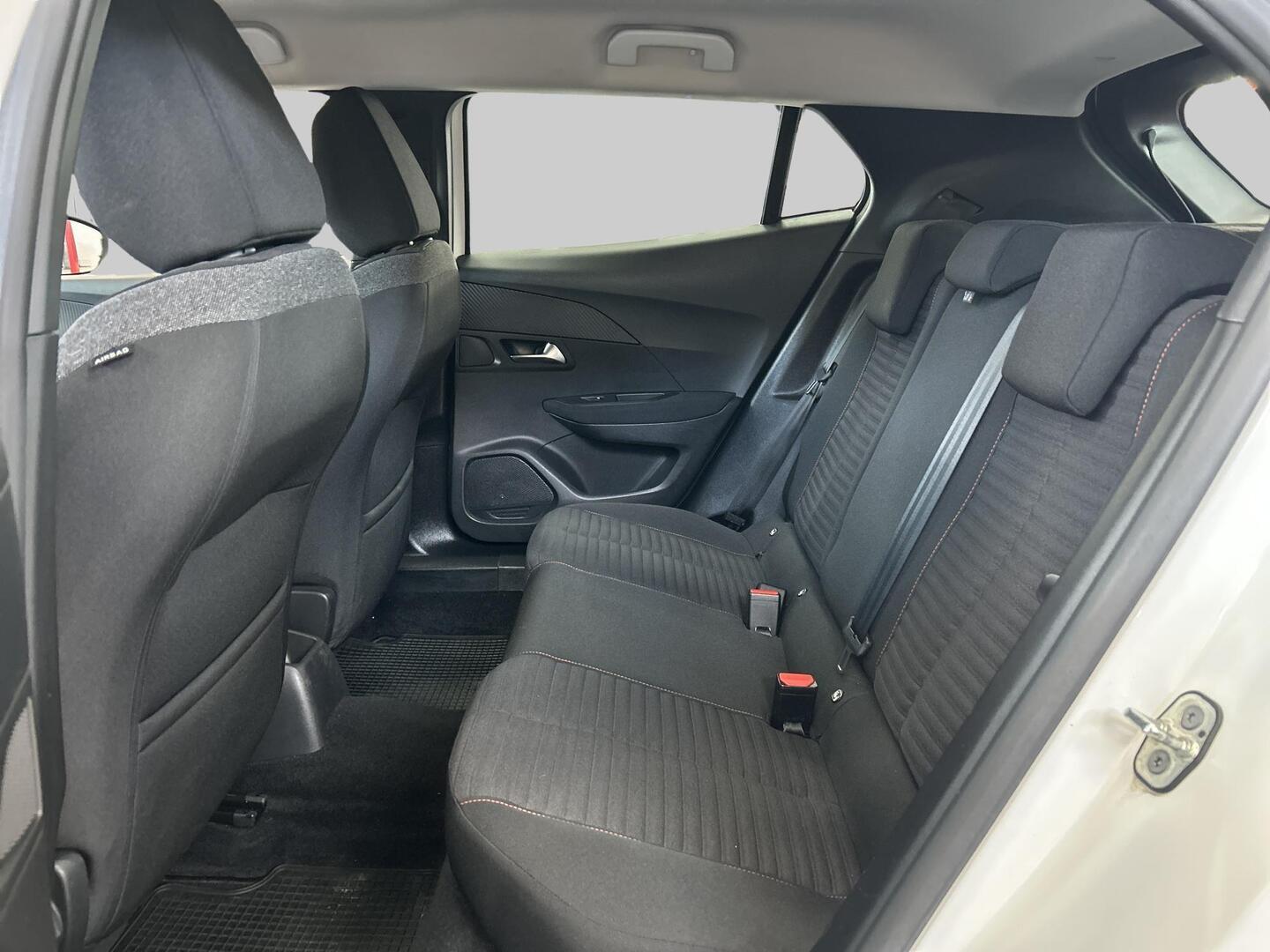 PEUGEOT 2008 2021