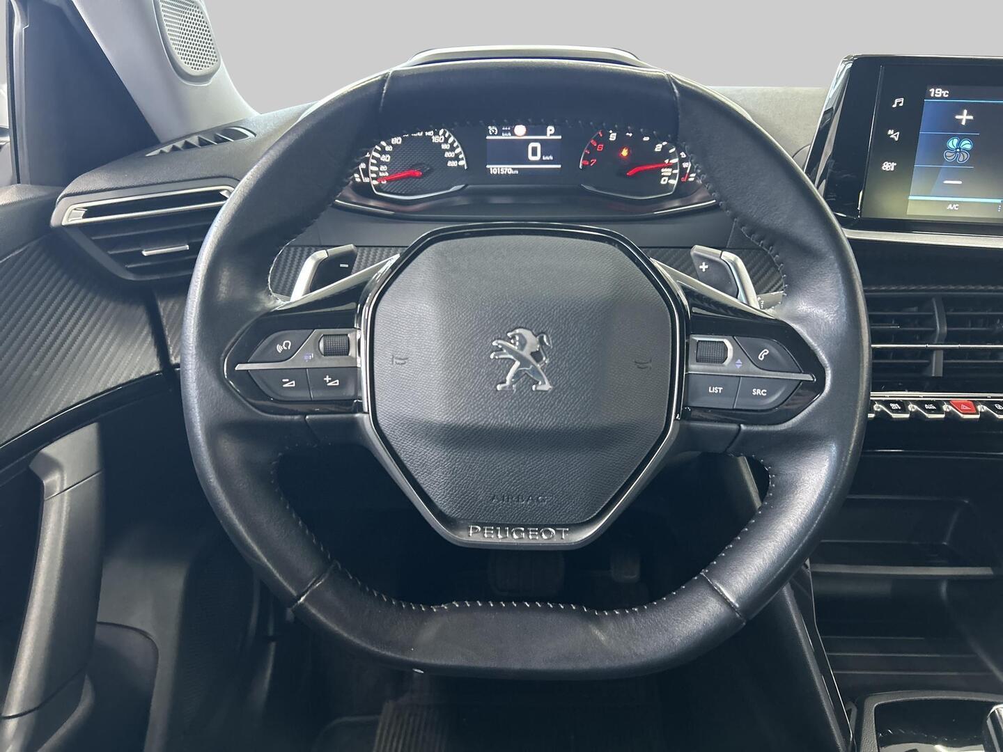 PEUGEOT 2008 2021
