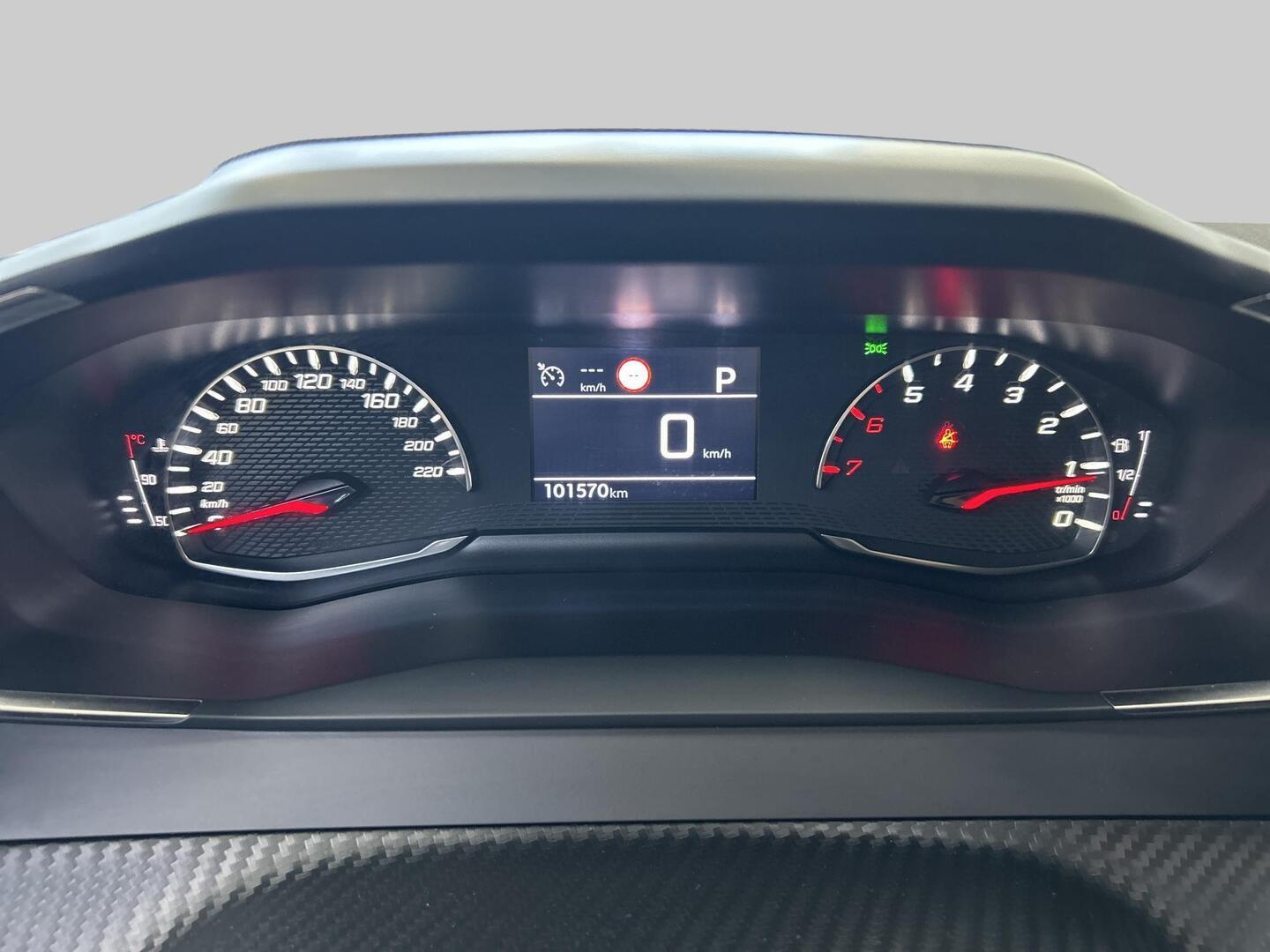 PEUGEOT 2008 2021
