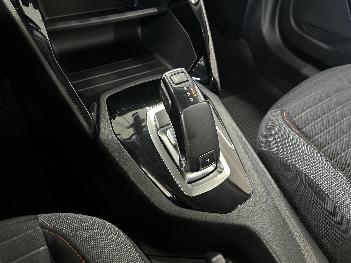 PEUGEOT 2008 2021