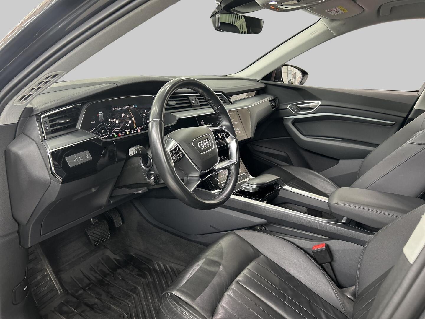 AUDI e-tron 2020