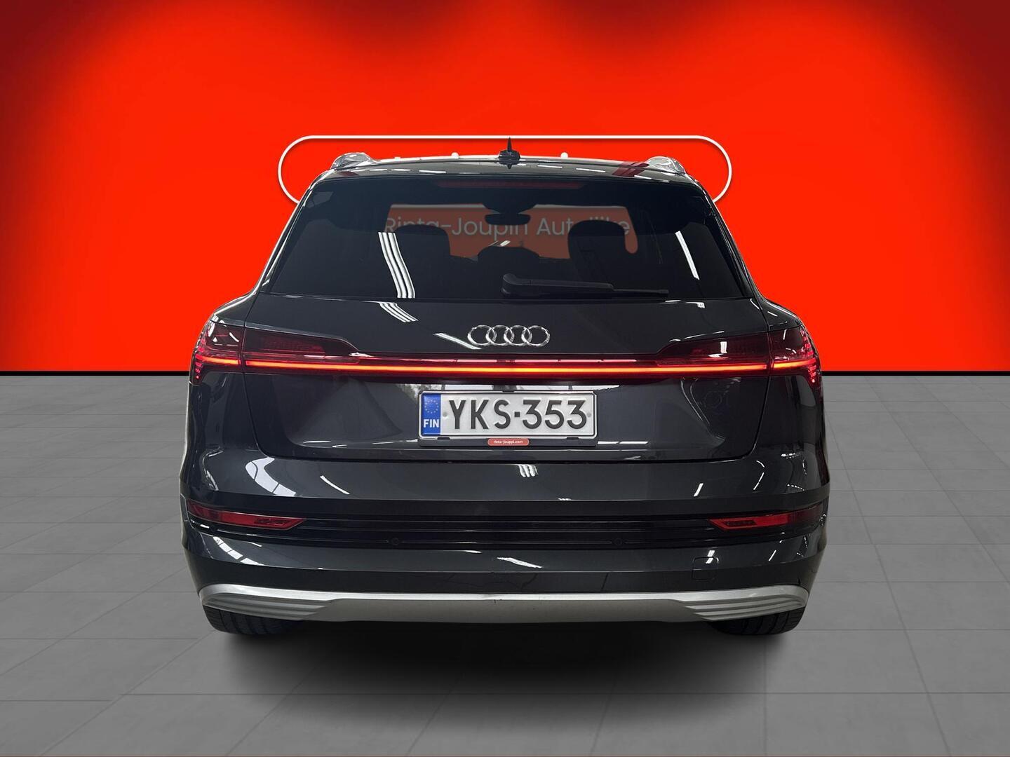 AUDI e-tron 2020