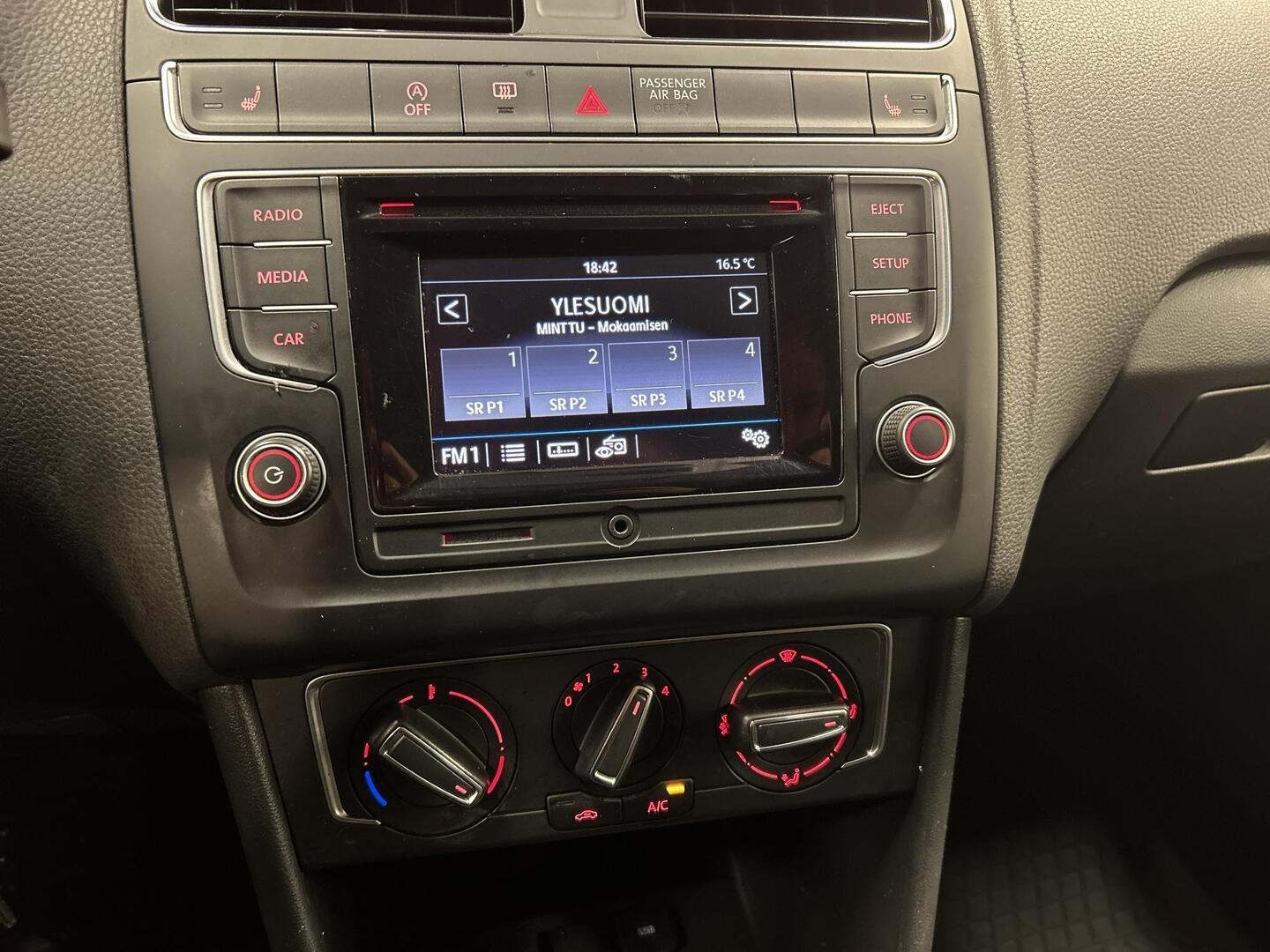 VOLKSWAGEN Polo 2017