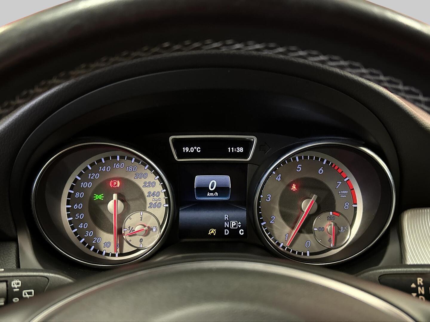 MERCEDES-BENZ CLA 2016