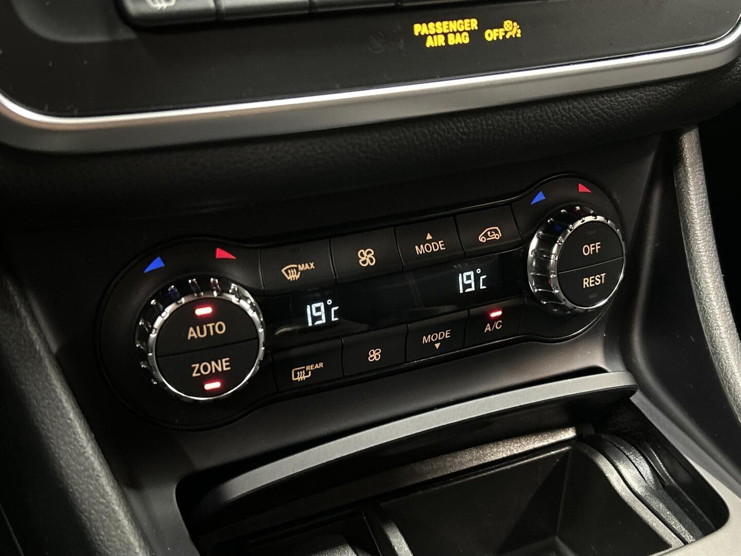 MERCEDES-BENZ CLA 2016