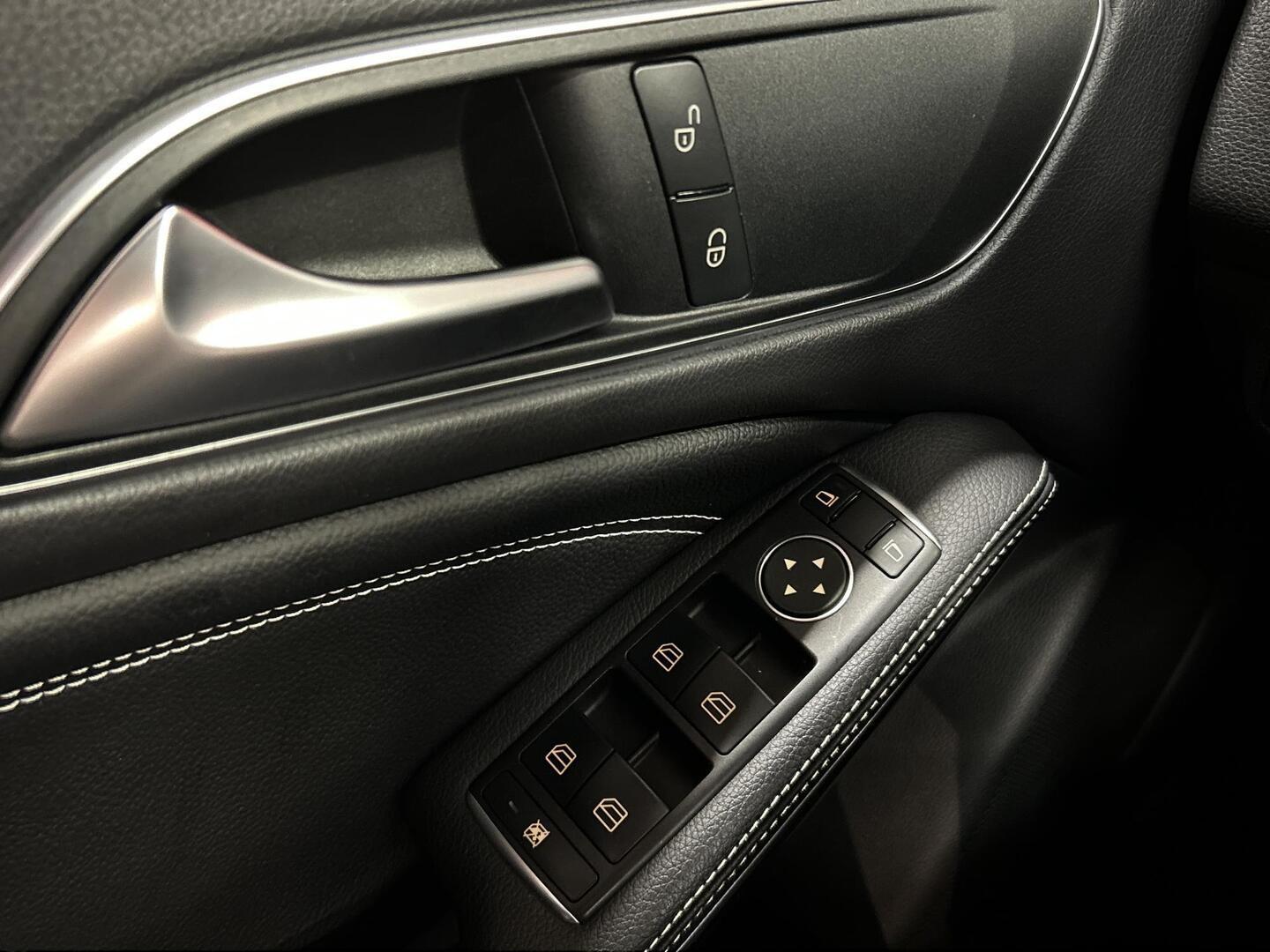 MERCEDES-BENZ CLA 2016