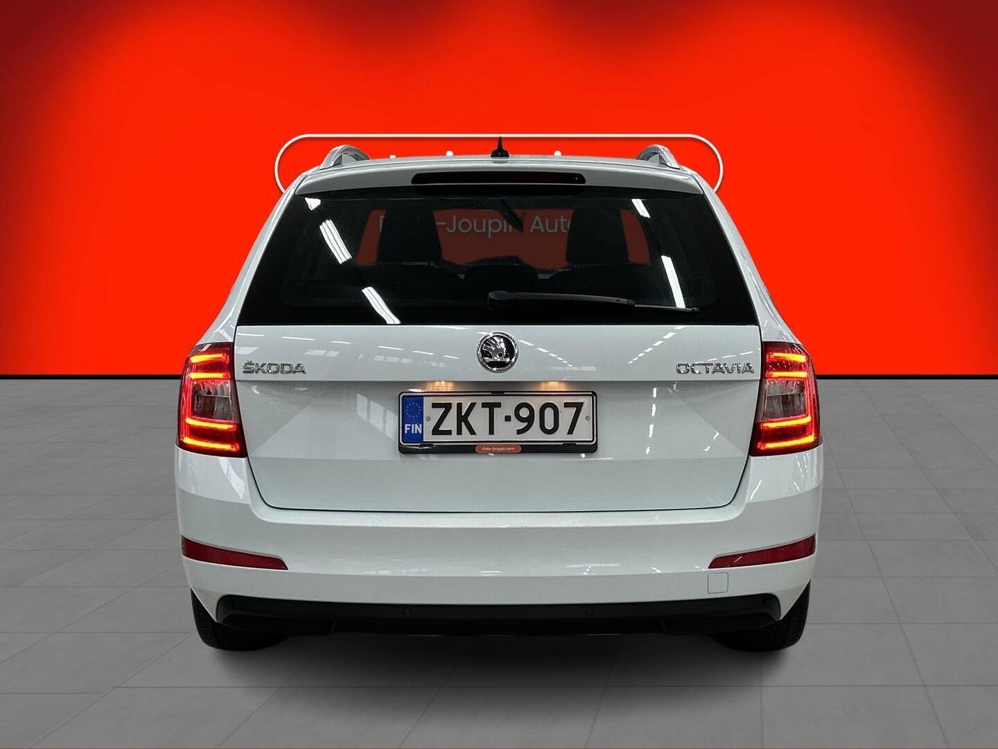 SKODA Octavia 2016