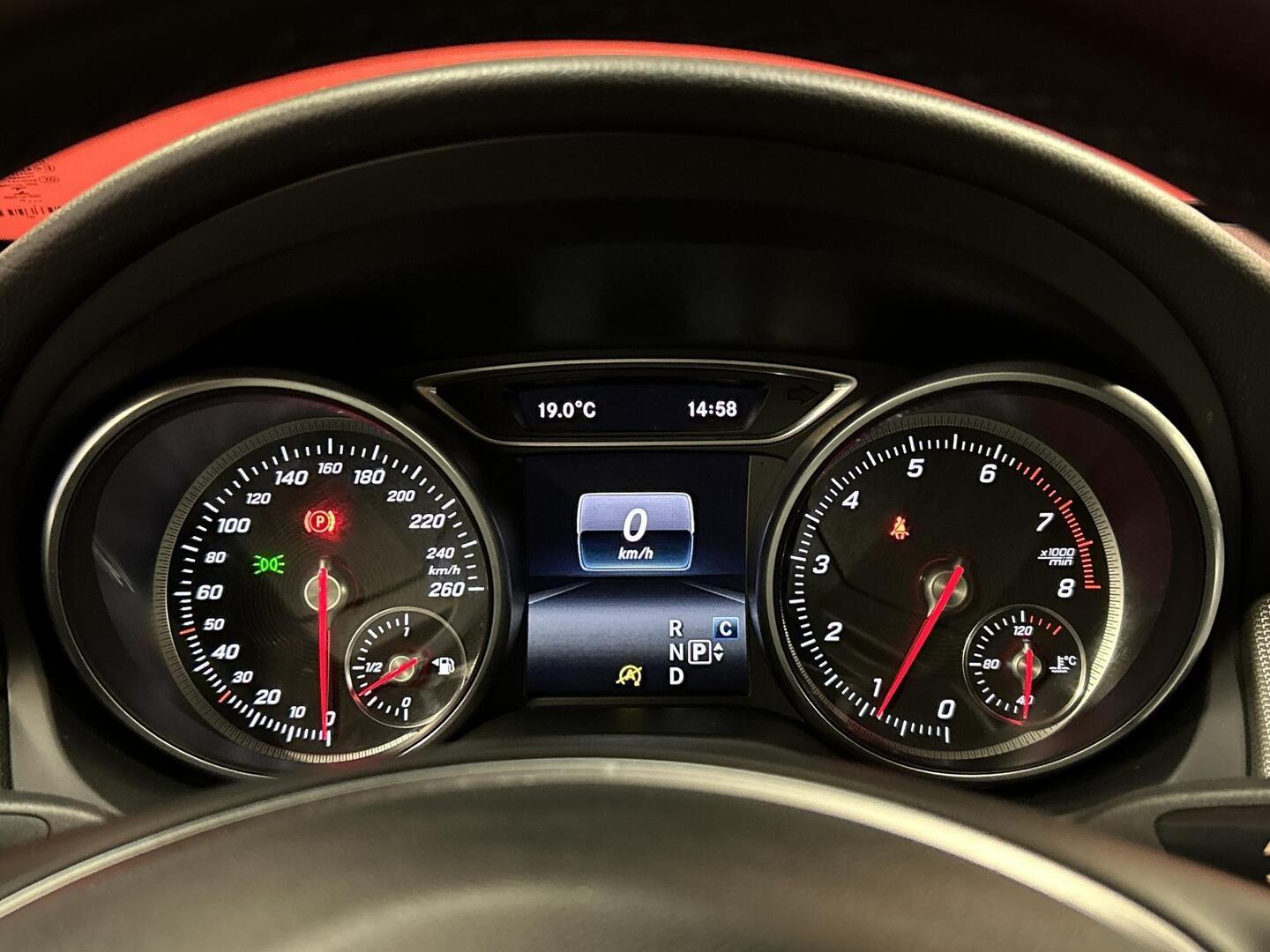 MERCEDES-BENZ CLA 2016