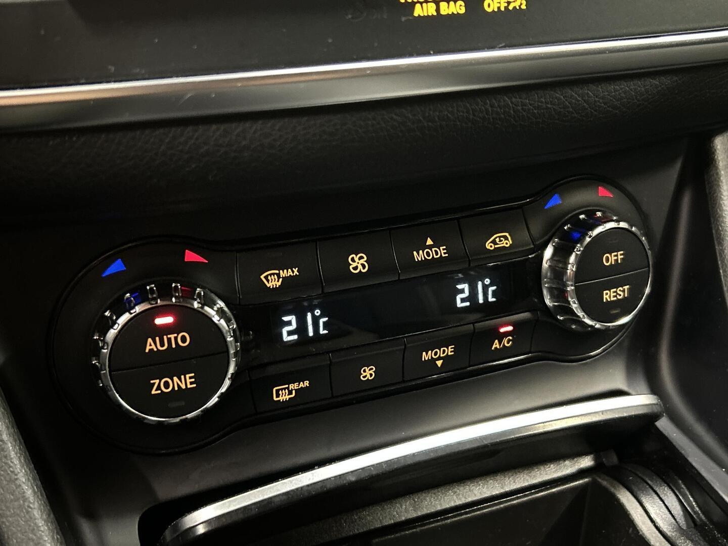 MERCEDES-BENZ CLA 2016