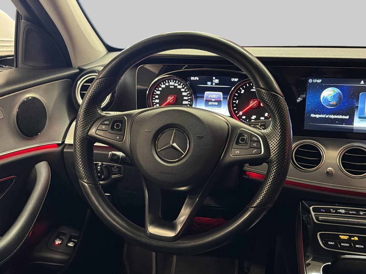 MERCEDES-BENZ E 2017