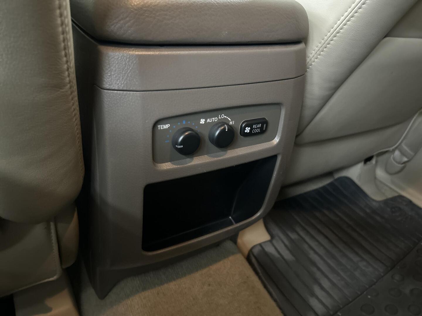 TOYOTA Land Cruiser 2006