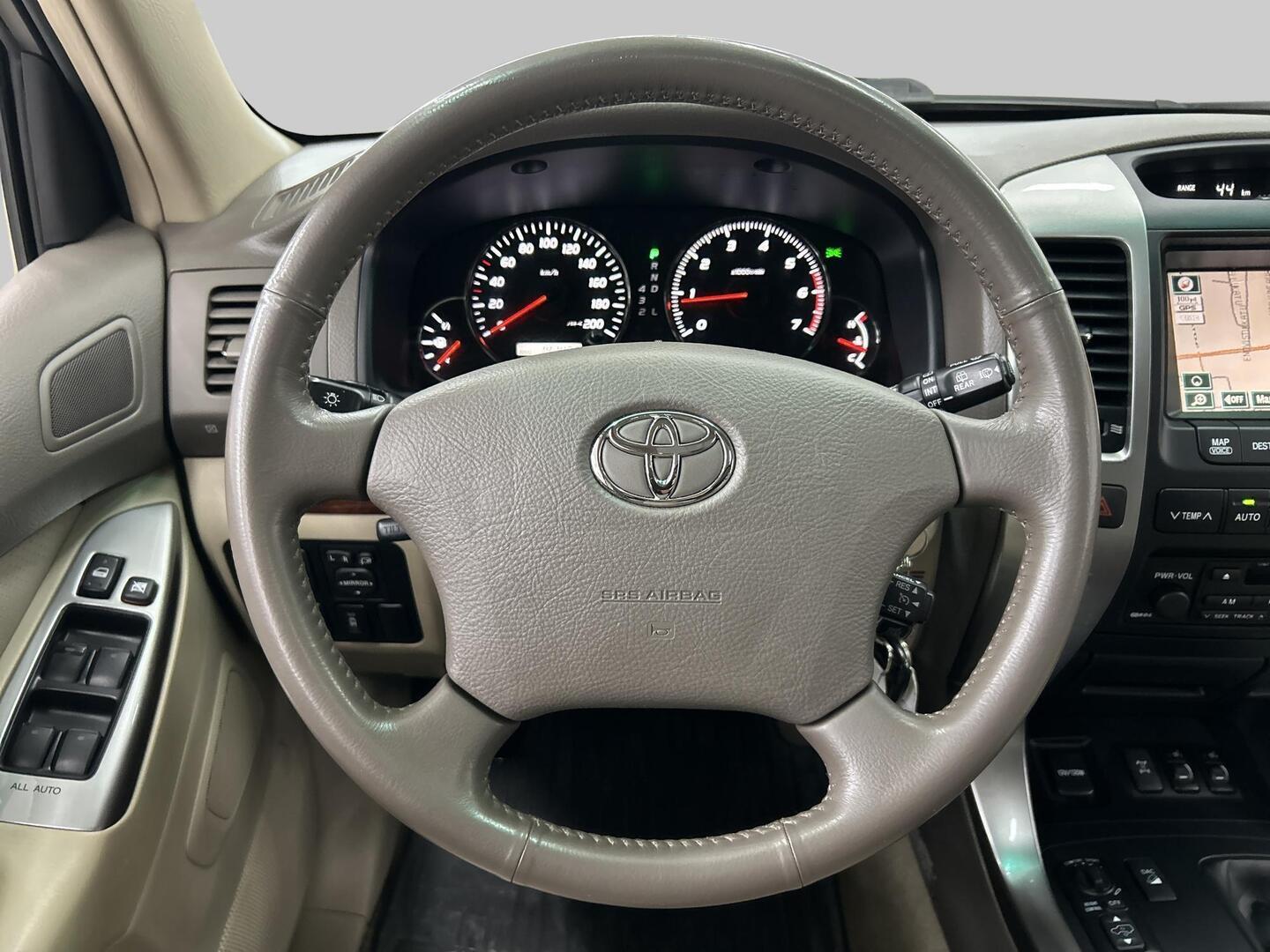 TOYOTA Land Cruiser 2006