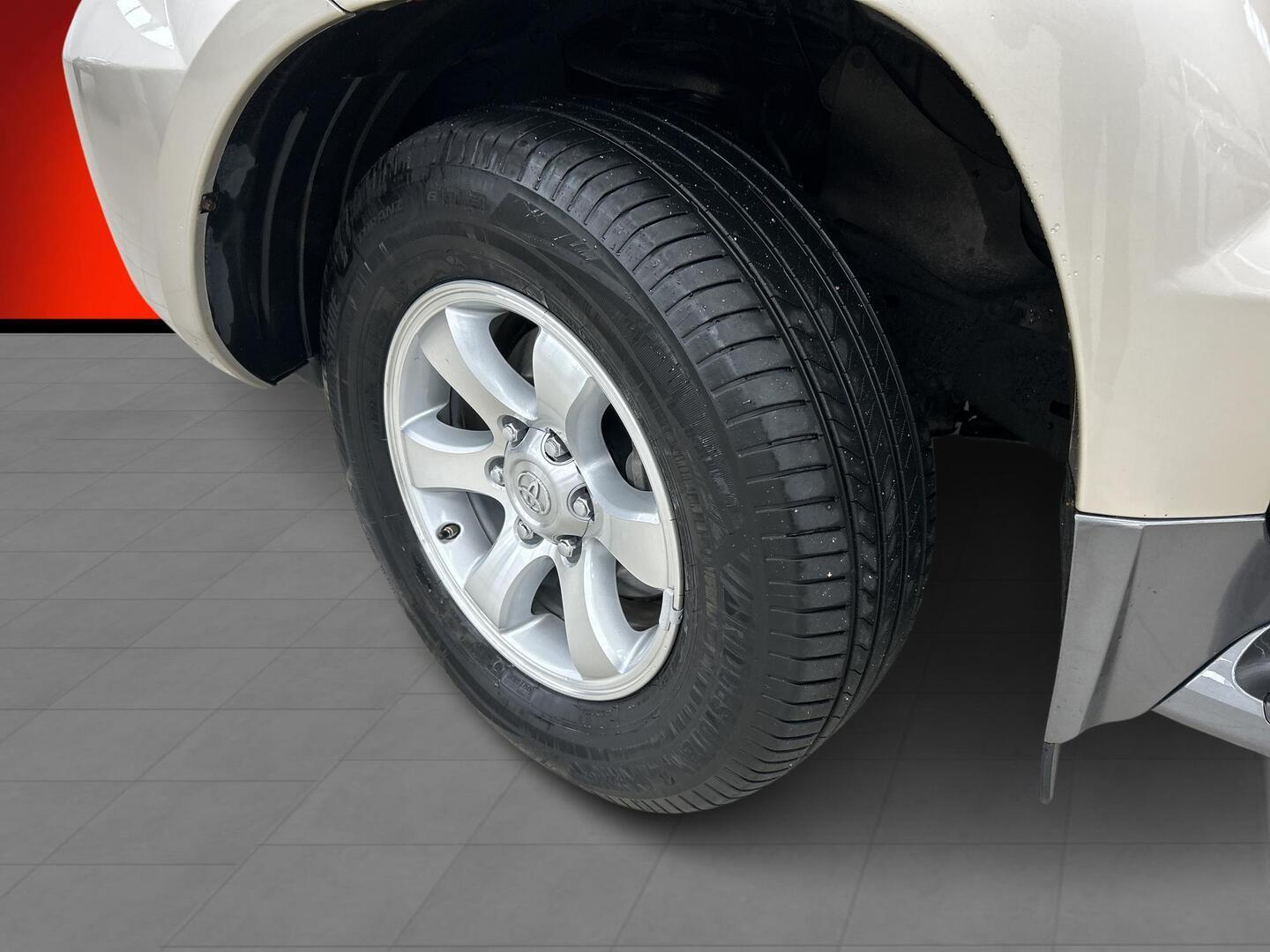 TOYOTA Land Cruiser 2006