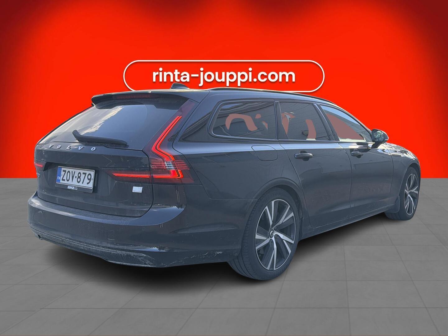 VOLVO V90 2022