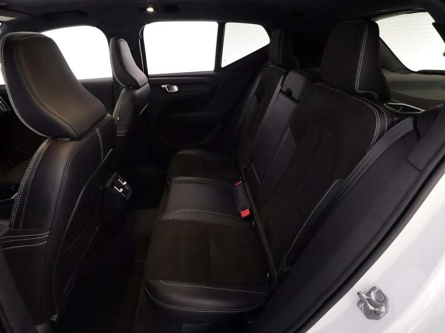 VOLVO XC40 2022