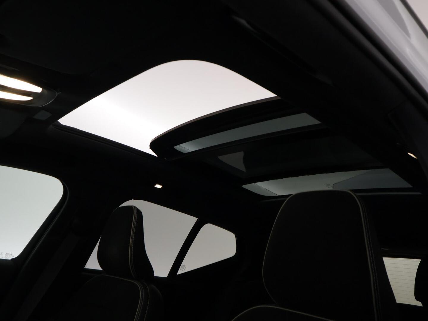 VOLVO XC40 2022