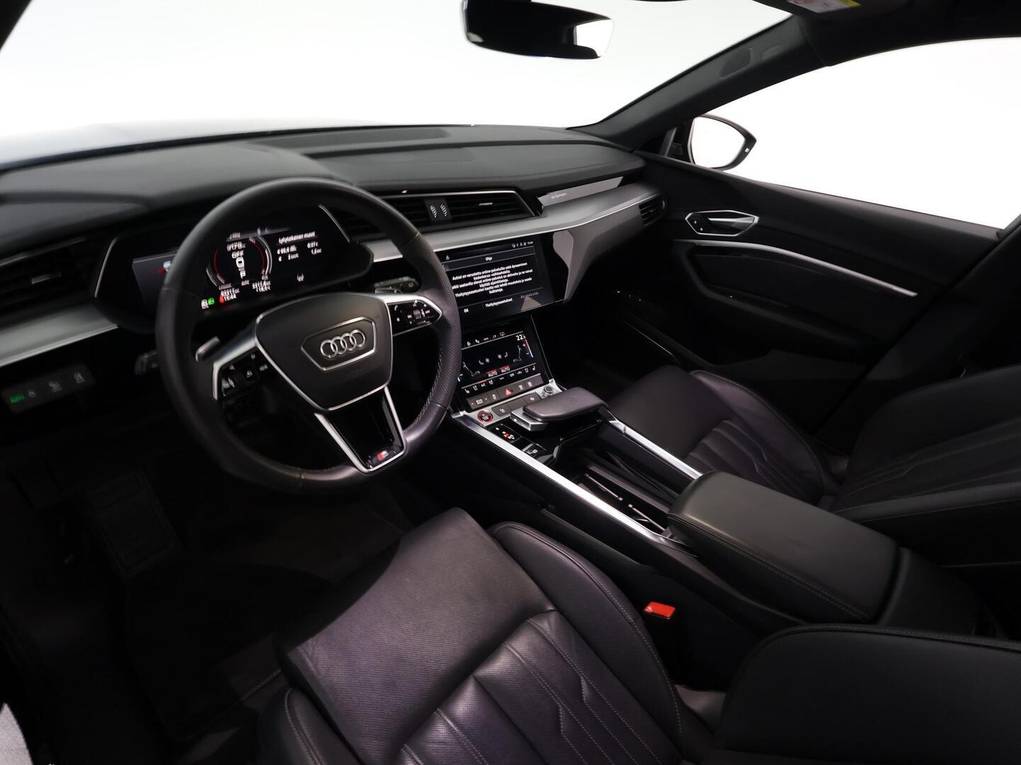 AUDI E-TRON 2023