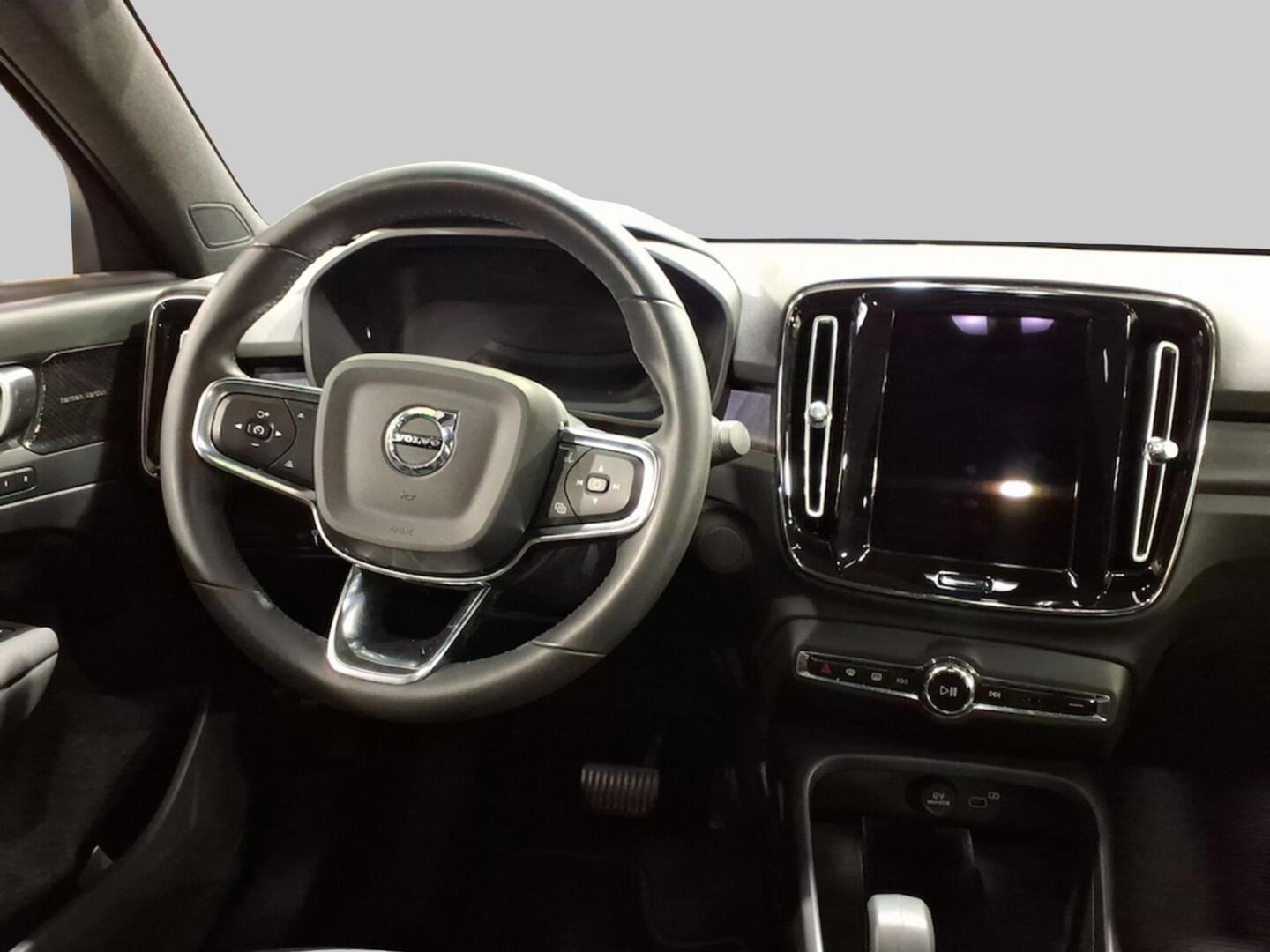 VOLVO C40 2022