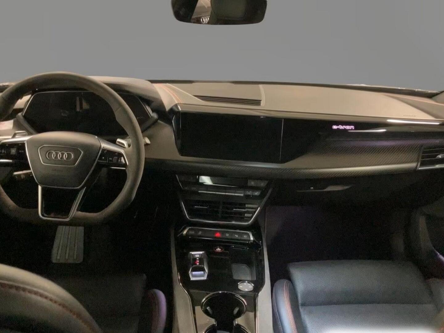 AUDI E-TRON GT RS 2022