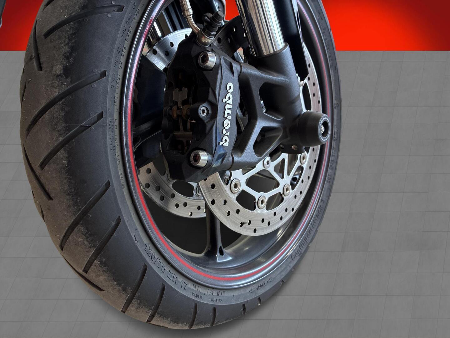 TRIUMPH STREET TRIPLE 2018