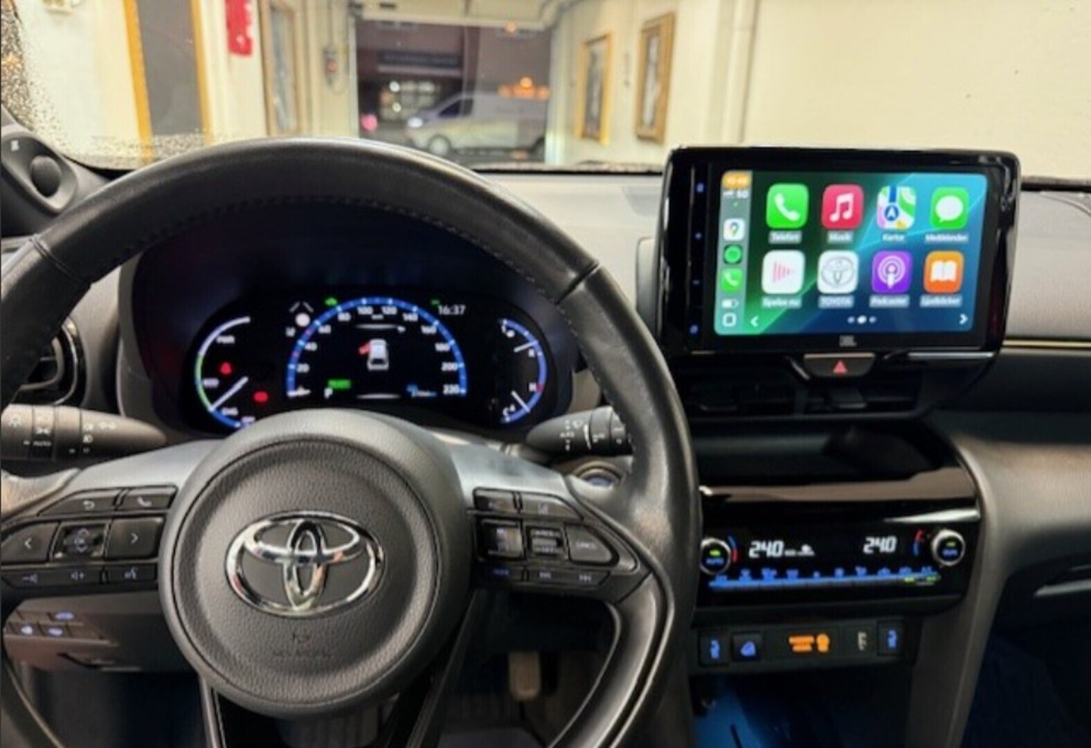 TOYOTA YARIS CROSS 2023