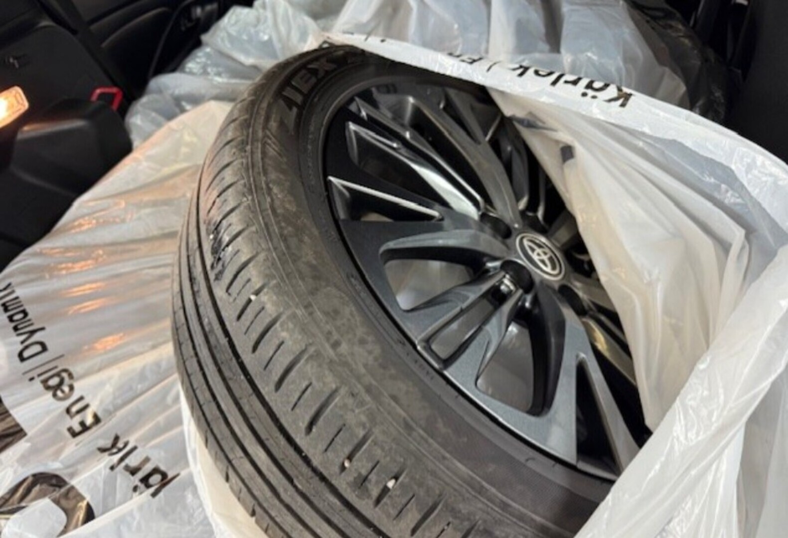 TOYOTA YARIS CROSS 2023