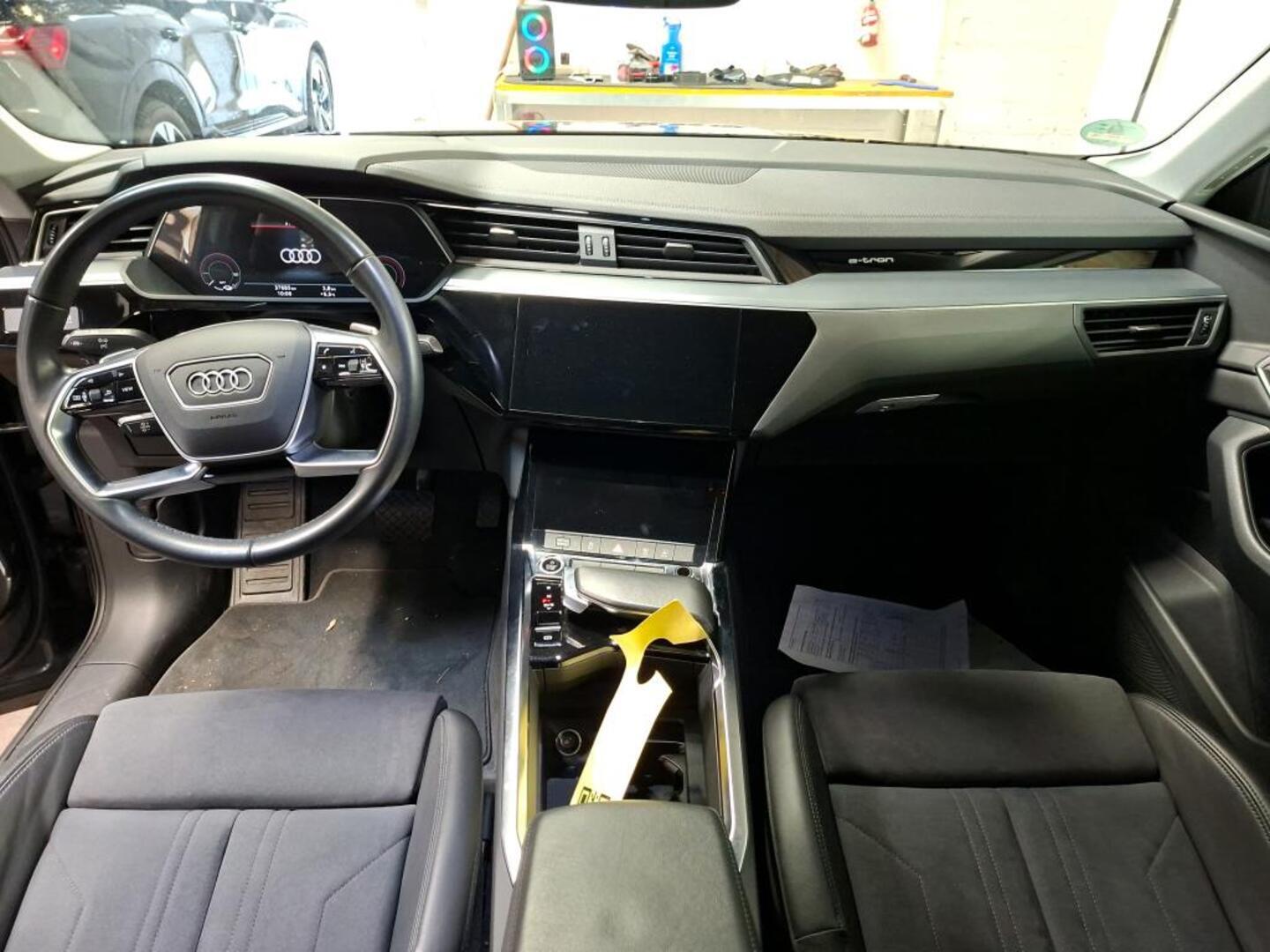 AUDI E-TRON 2023