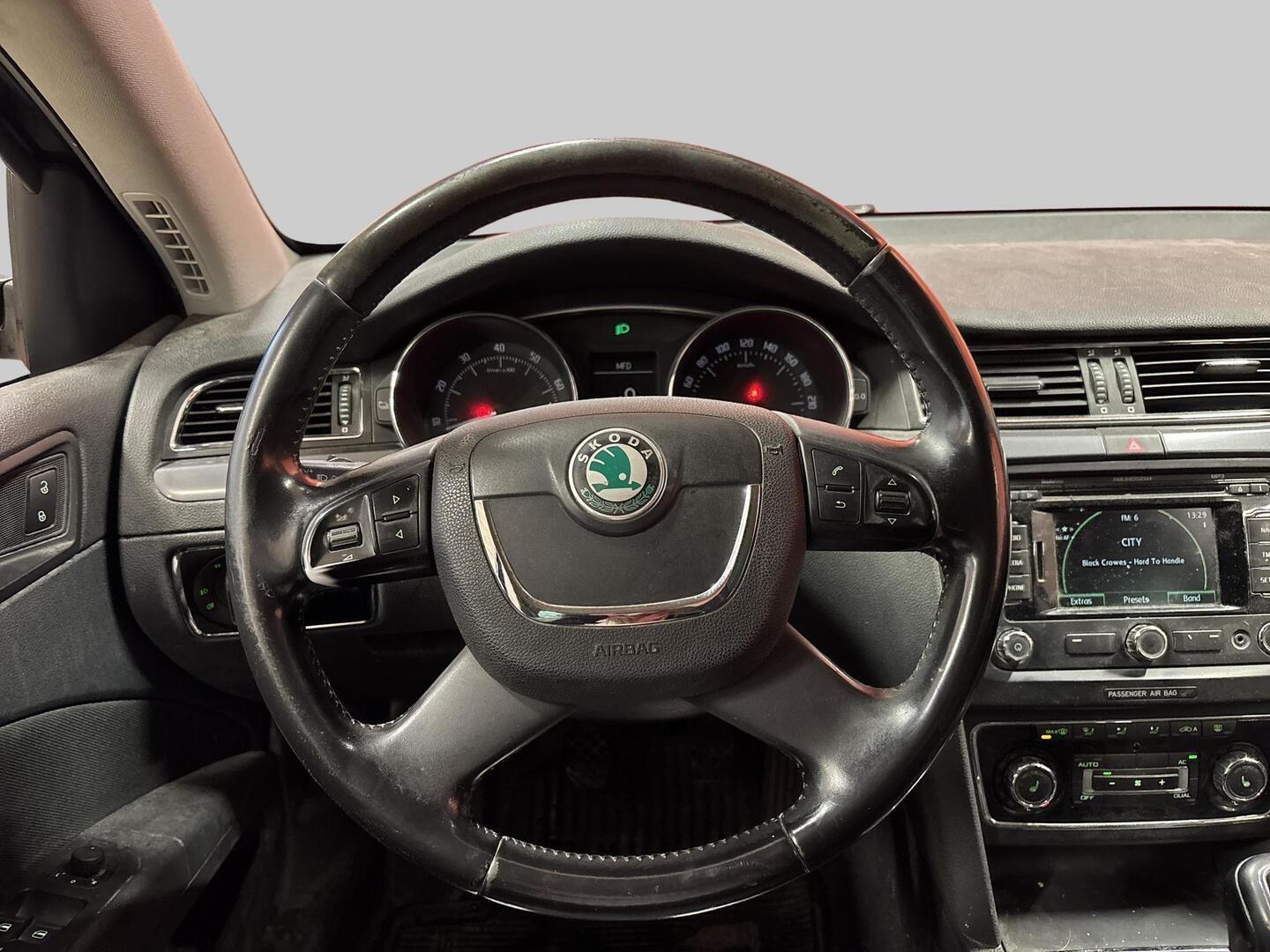 SKODA Superb 2012