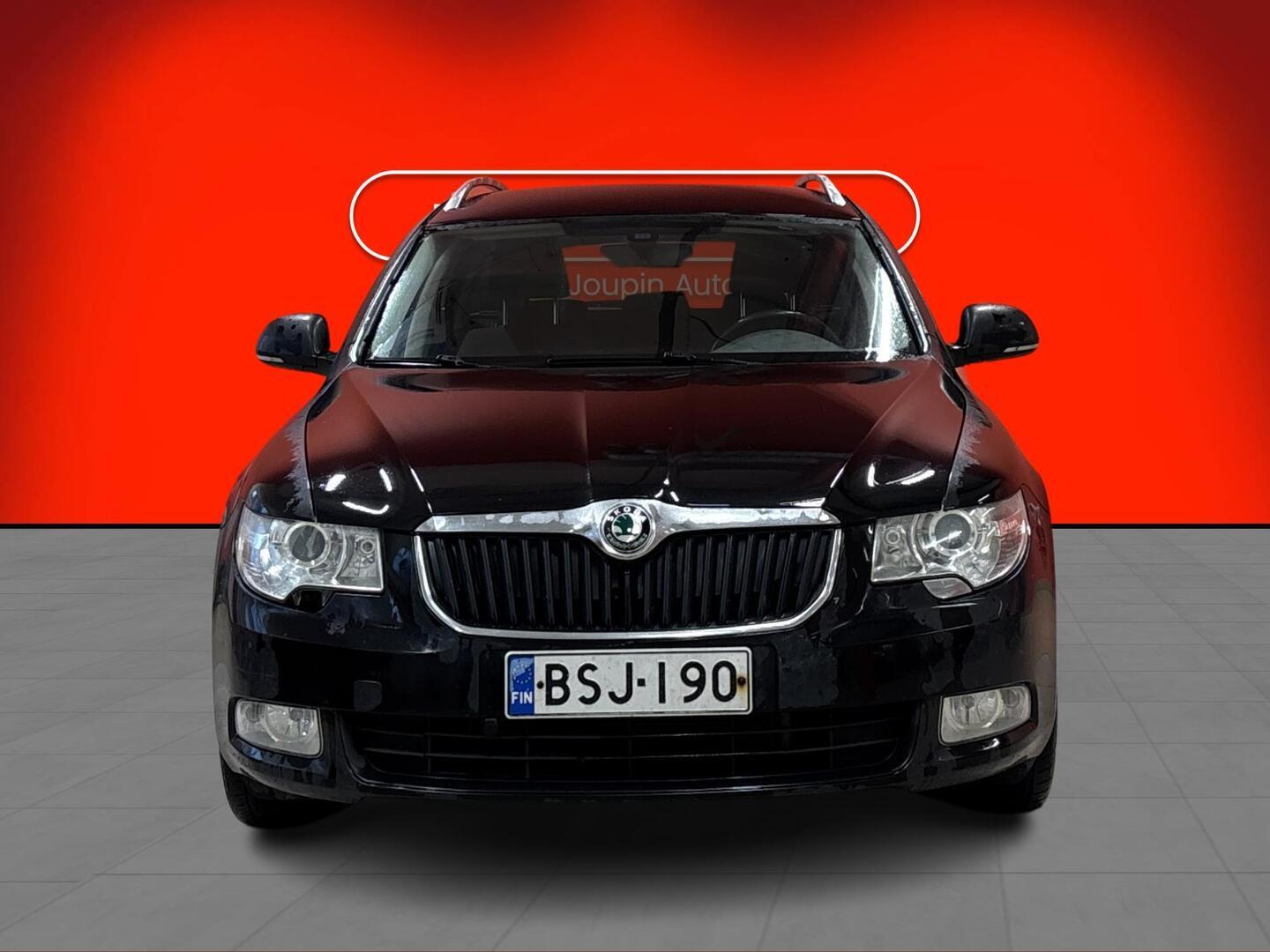 SKODA Superb 2012