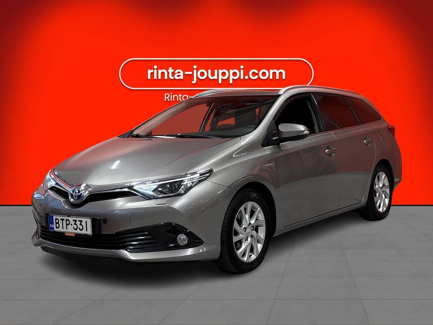 TOYOTA Auris 2015